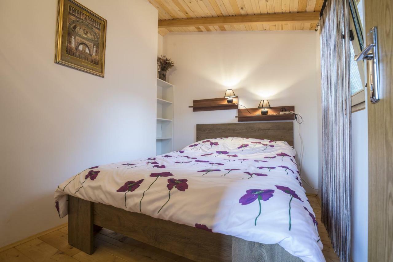 Eco Holiday Home Lavanda Funtana Exterior foto